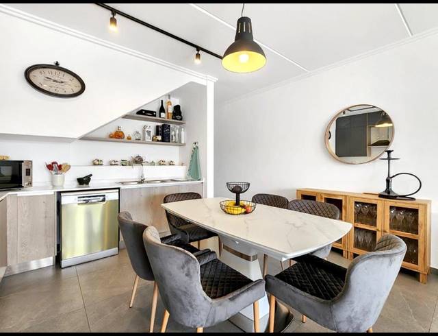 2 BEDROOM TOWNHOUSE FOR SALE IN SANDOWN